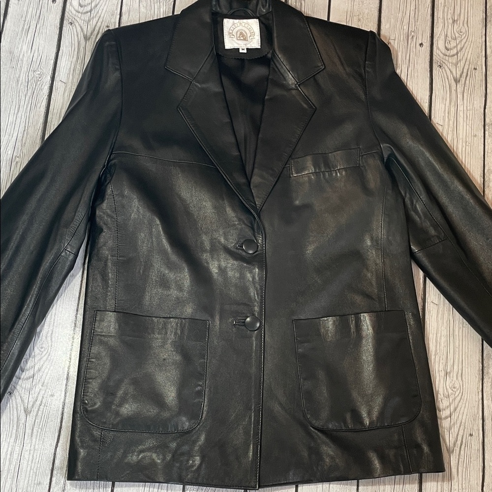 ROSSI & CARUSO LEATHER BLAZER
Size M 
Like New!